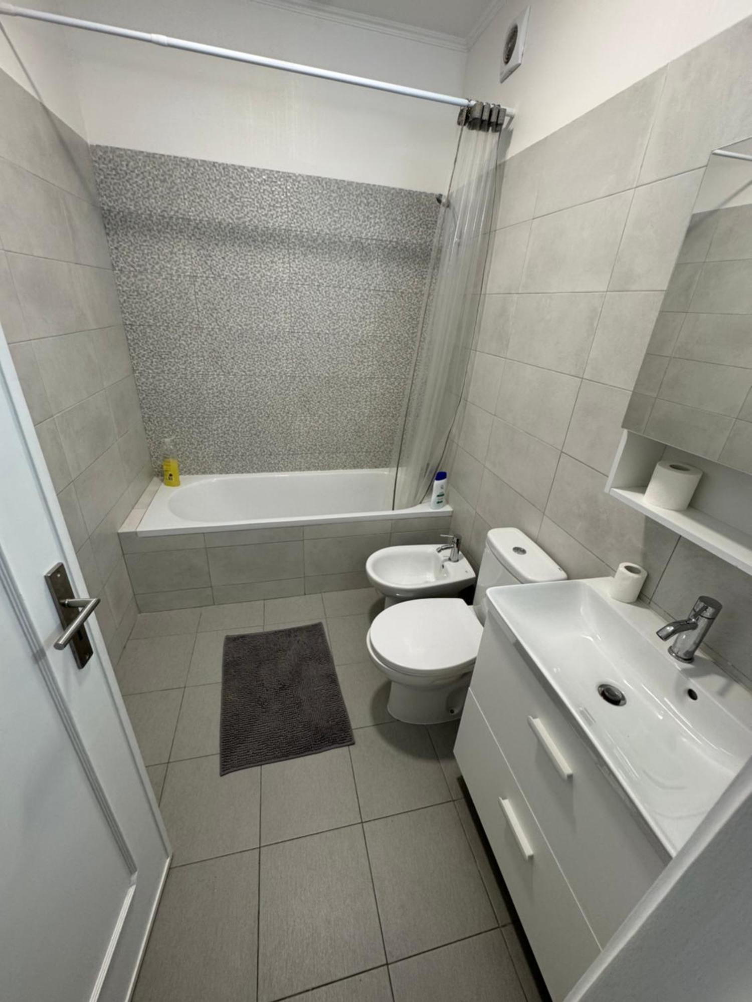 Room Alvalade Lisbon Exterior photo